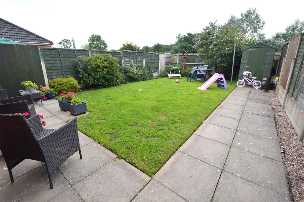 Additional image 9 of Newbury Close, Catshill, Bromsgrove, Worcestershire, B61 0SB