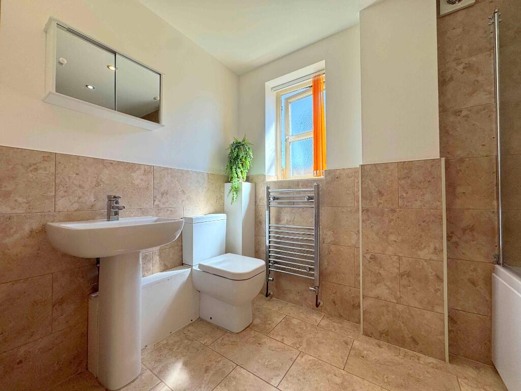 Additional image 3 of Apartment 1, 224 Wakefield Road, Drighlington, BD11 1ED