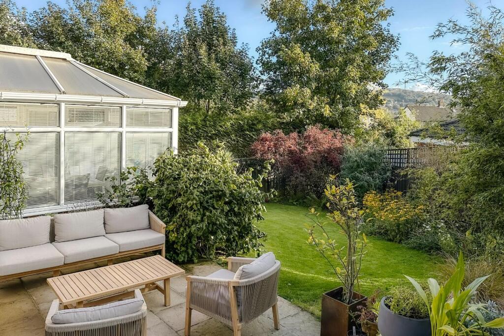 Additional image 25 of Hawthorn Crescent, Baildon,
