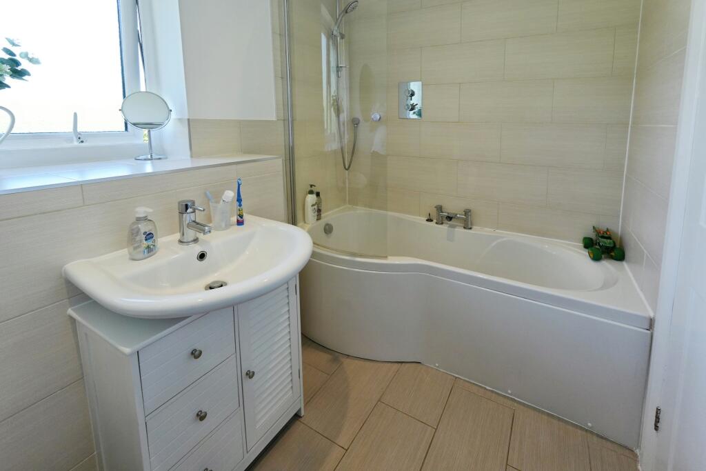 Additional image 26 of Holt Gardens, Studley, B80