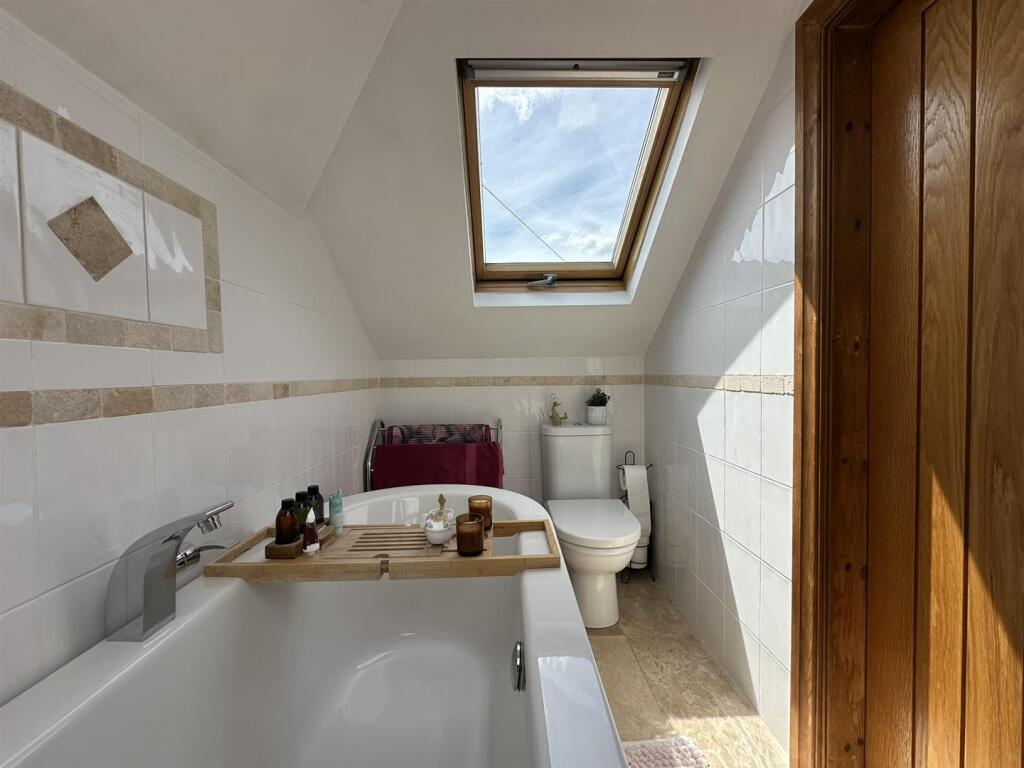 Additional image 32 of Moor View Drive, Bingley