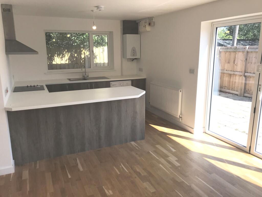 Additional image 2 of Henstridge