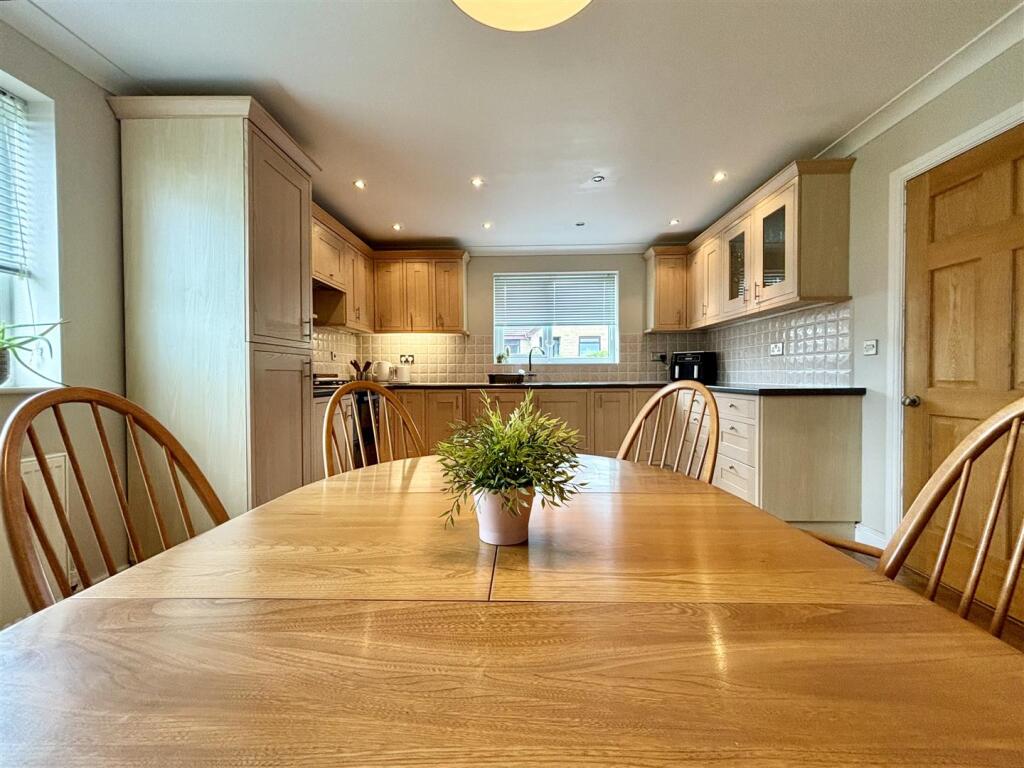 Additional image 6 of Long Lane, Queensbury, Bradford