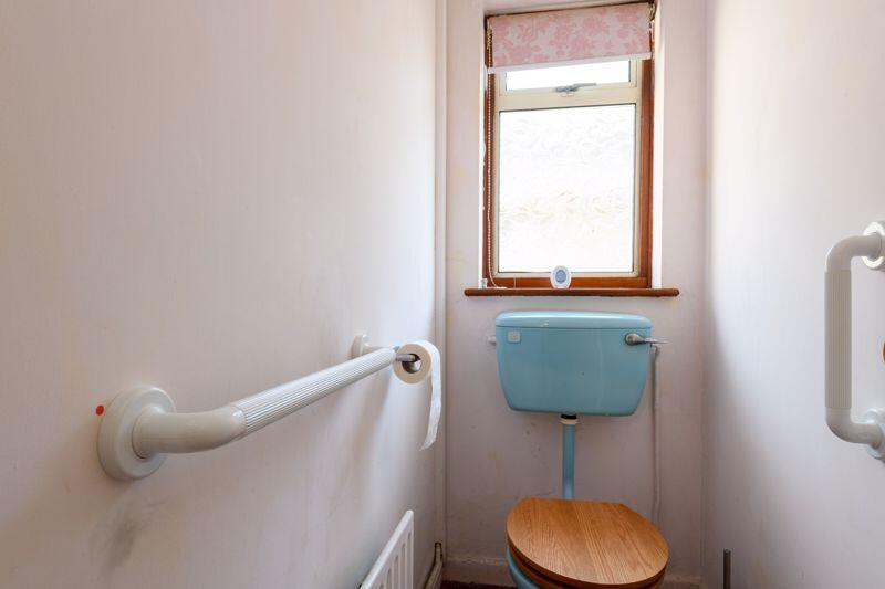 Additional image 16 of Holt