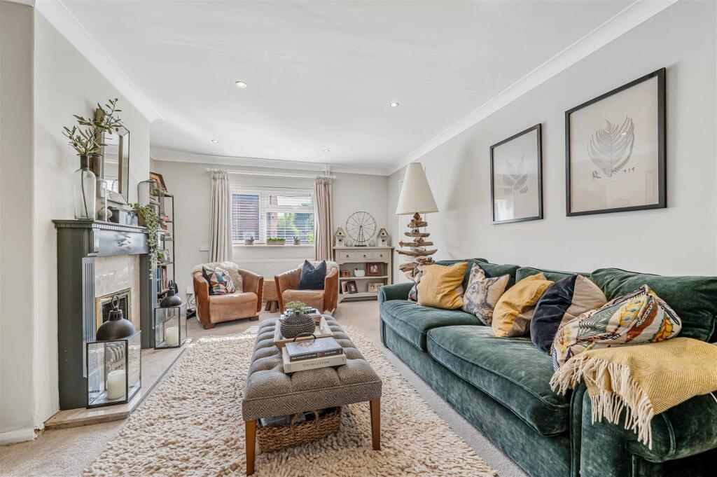 Additional image 23 of Meadow Road, Henley-In-Arden