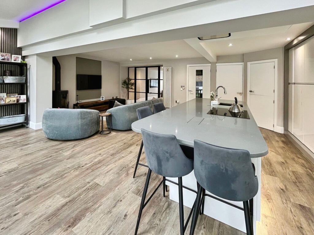 Additional image 5 of Agincourt Drive, Gilstead, Bingley, BD16 3JY