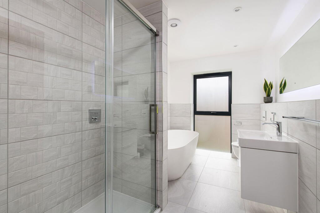 Additional image 6 of The Executive Barn, Cookswood