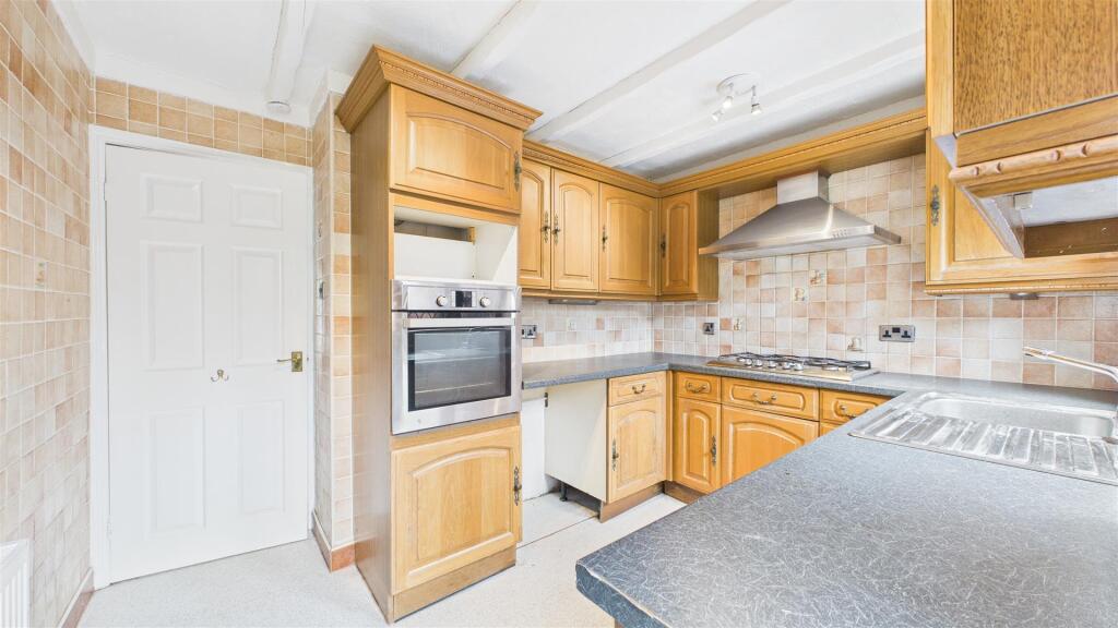 Additional image 5 of 1 Bradleys Close