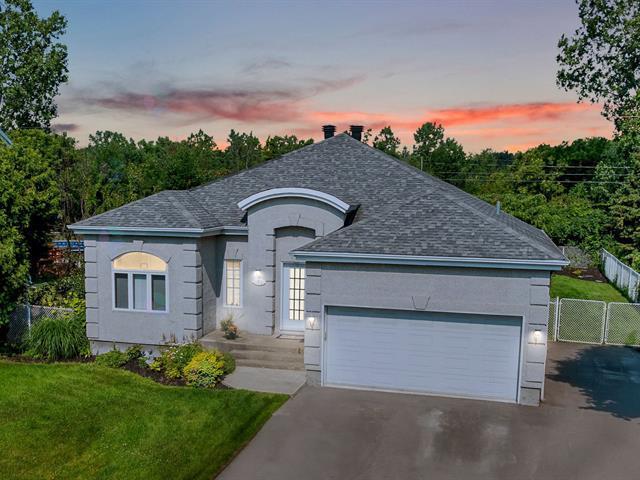 390 Rue du Colibri|Rosemère, Quebec J7A4N4