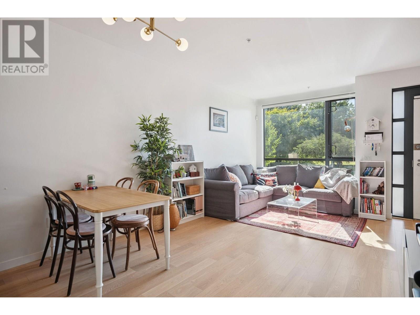 6352 ASH STREET|Vancouver, British Columbia V5Z3G9