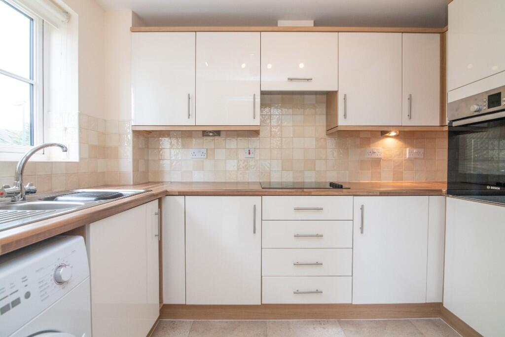 Additional image 4 of 15 Grange Court, 298 Warwick Road, Solihull, B92 7GL