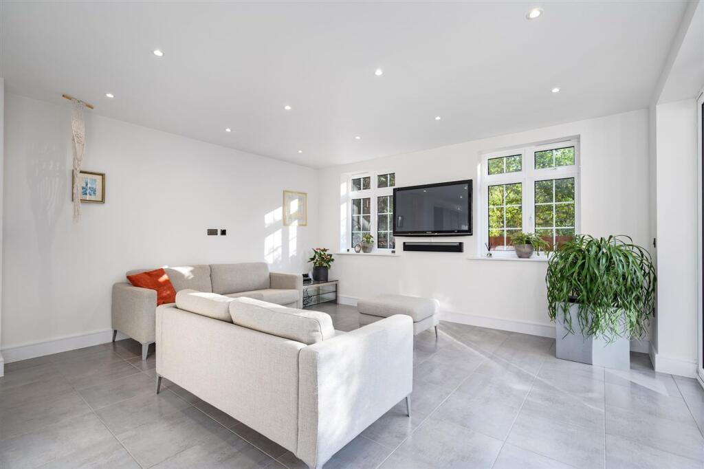 Additional image 9 of The Crescent, Hampton-In-Arden, B92