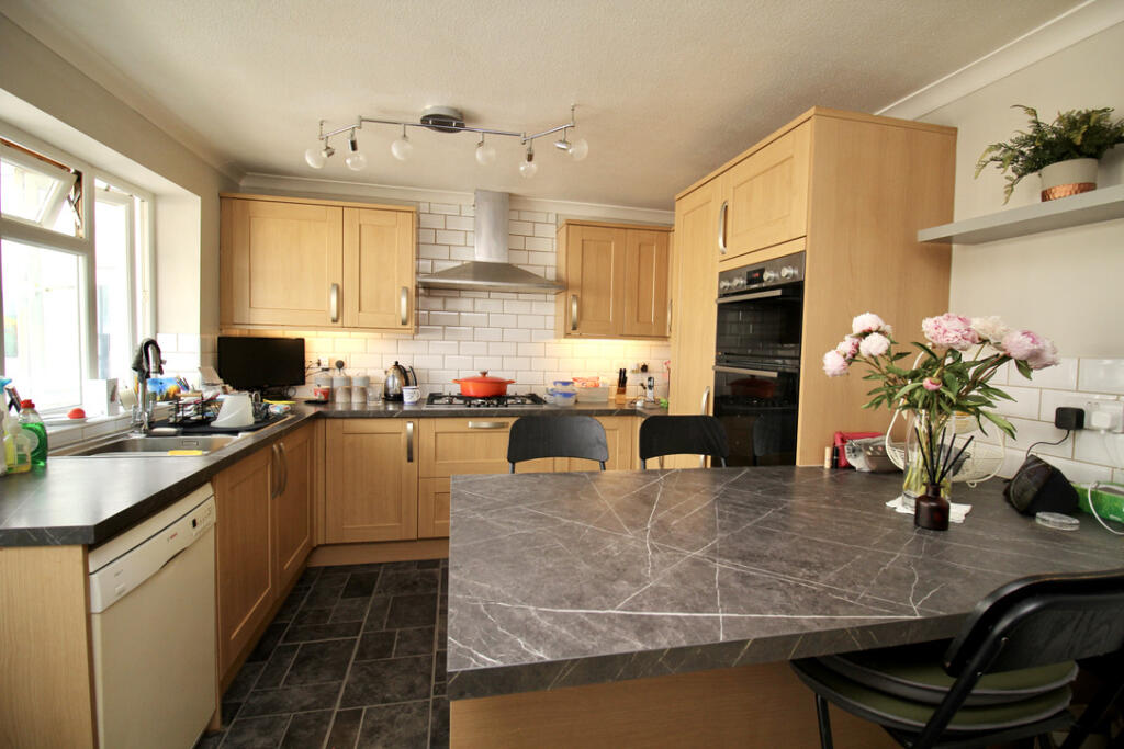 Additional image 4 of Stonehill, Street