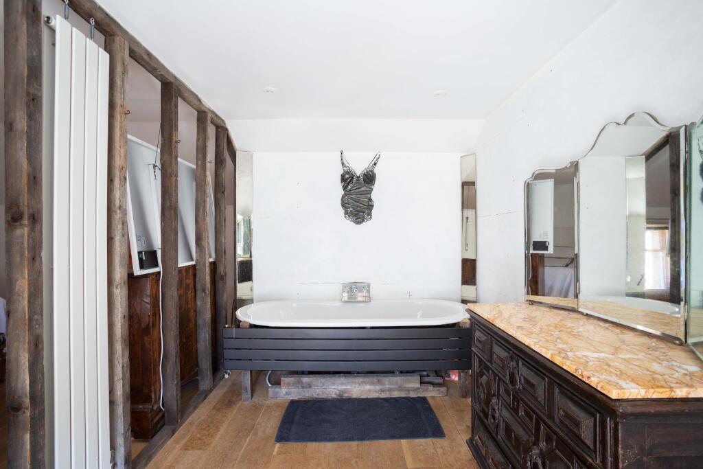 Additional image 11 of Leg Square, Shepton Mallet