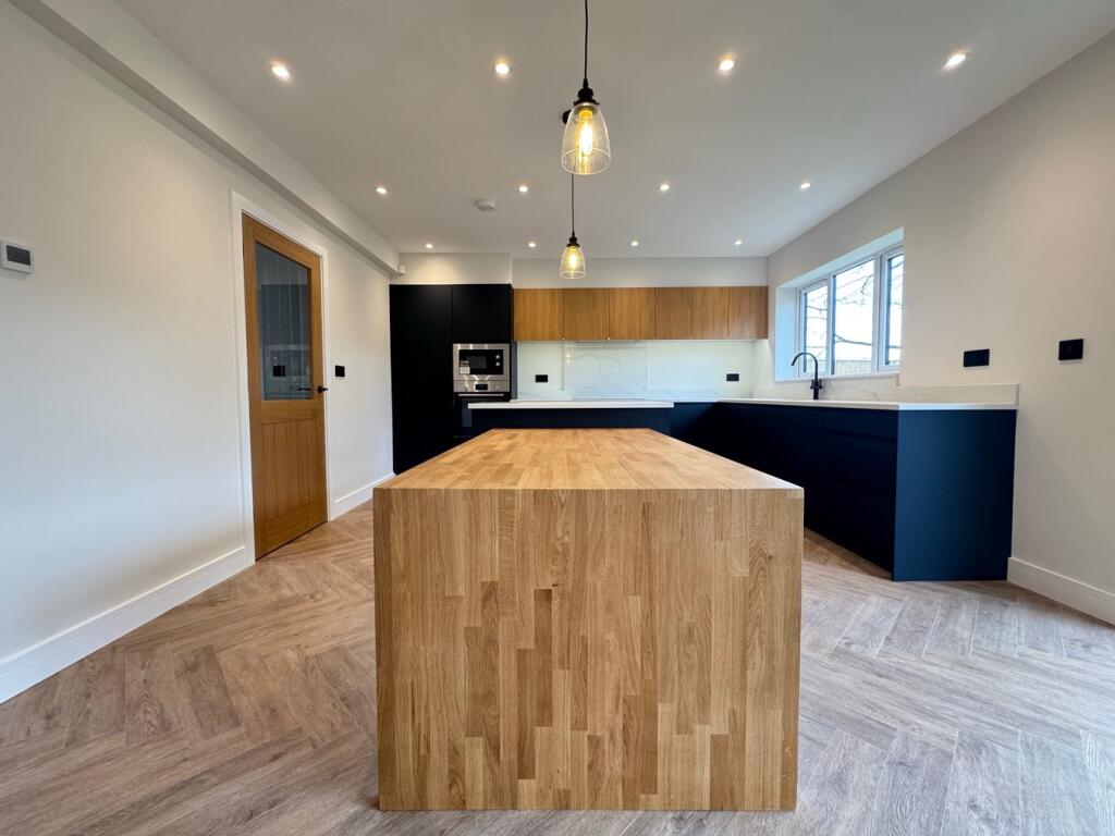 Additional image 4 of Bradford Road, Cottingley, Bingley, BD16