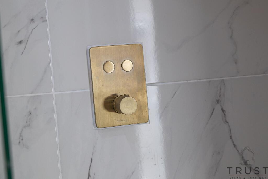 Additional image 20 of Wakefield Road, Drighlington, BD11