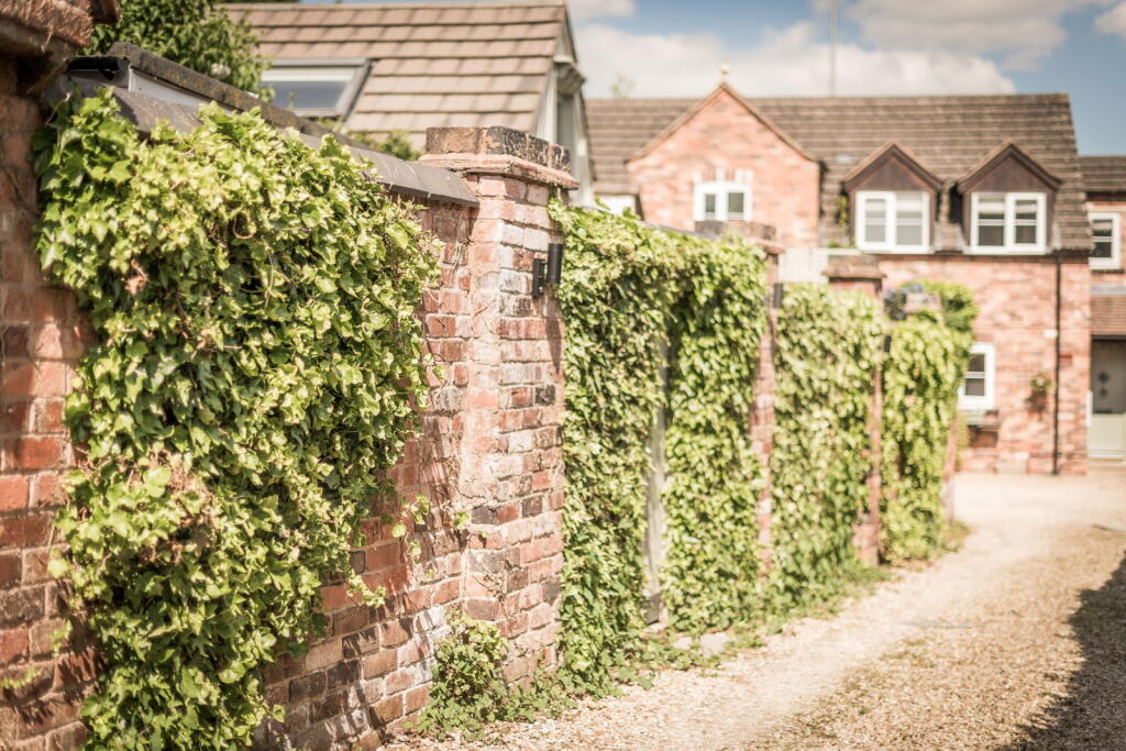 Additional image 5 of Coles Lane, Sutton Coldfield, B72 1NL