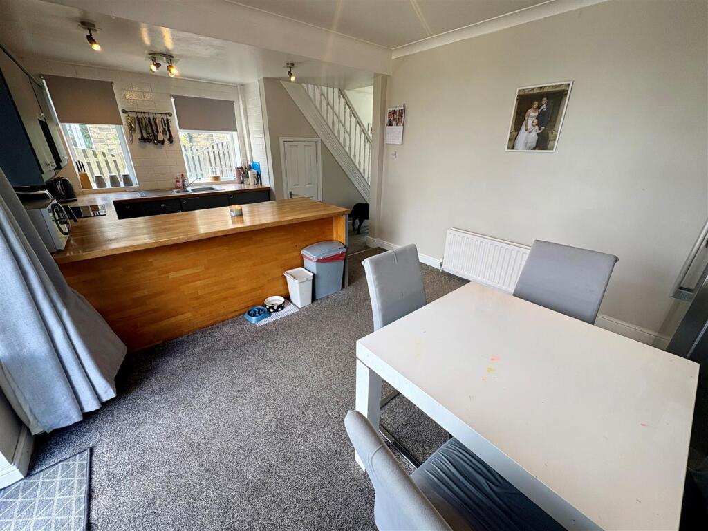 Additional image 7 of Fieldway, Clayton, Bradford