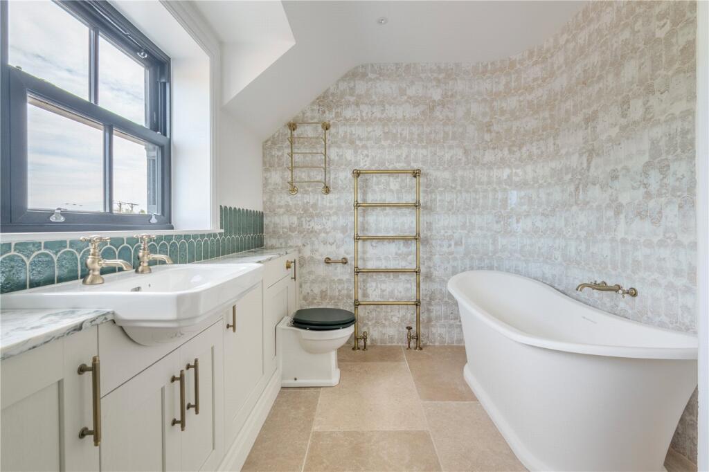 Additional image 21 of Impressive New Home in Holcombe –  Late Summer Completion