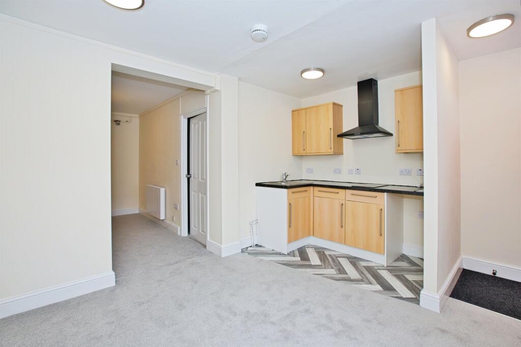 Additional image 19 of Grass Royal, Yeovil