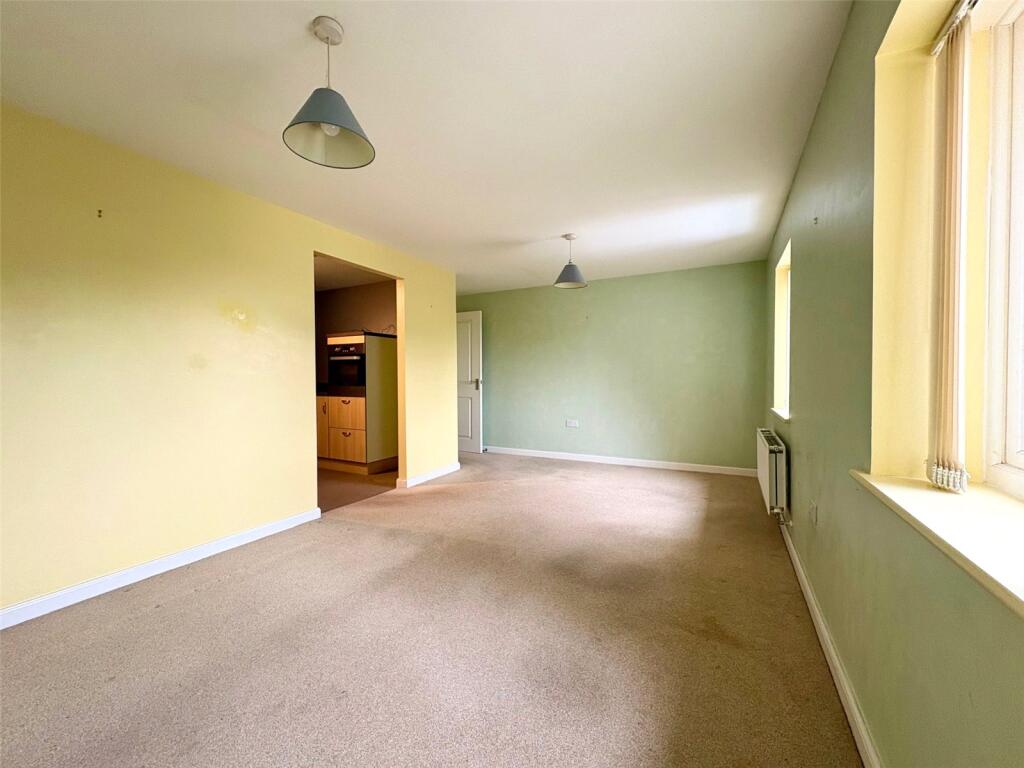 Additional image 4 of Freehold - Two-bed Apartment with Garage & Parking in Wells