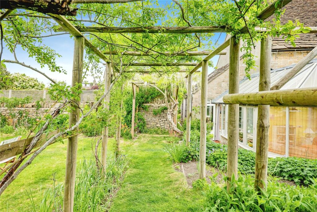 Additional image 3 of Budbury Place, Bradford-On-Avon