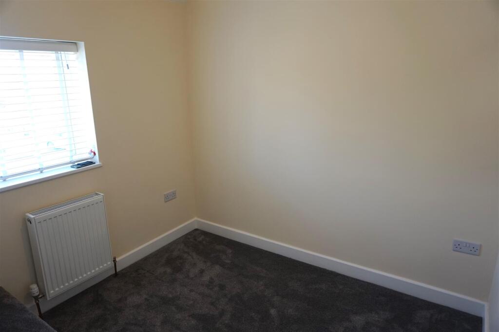 Additional image 13 of Foxlydiate Crescent, Redditch