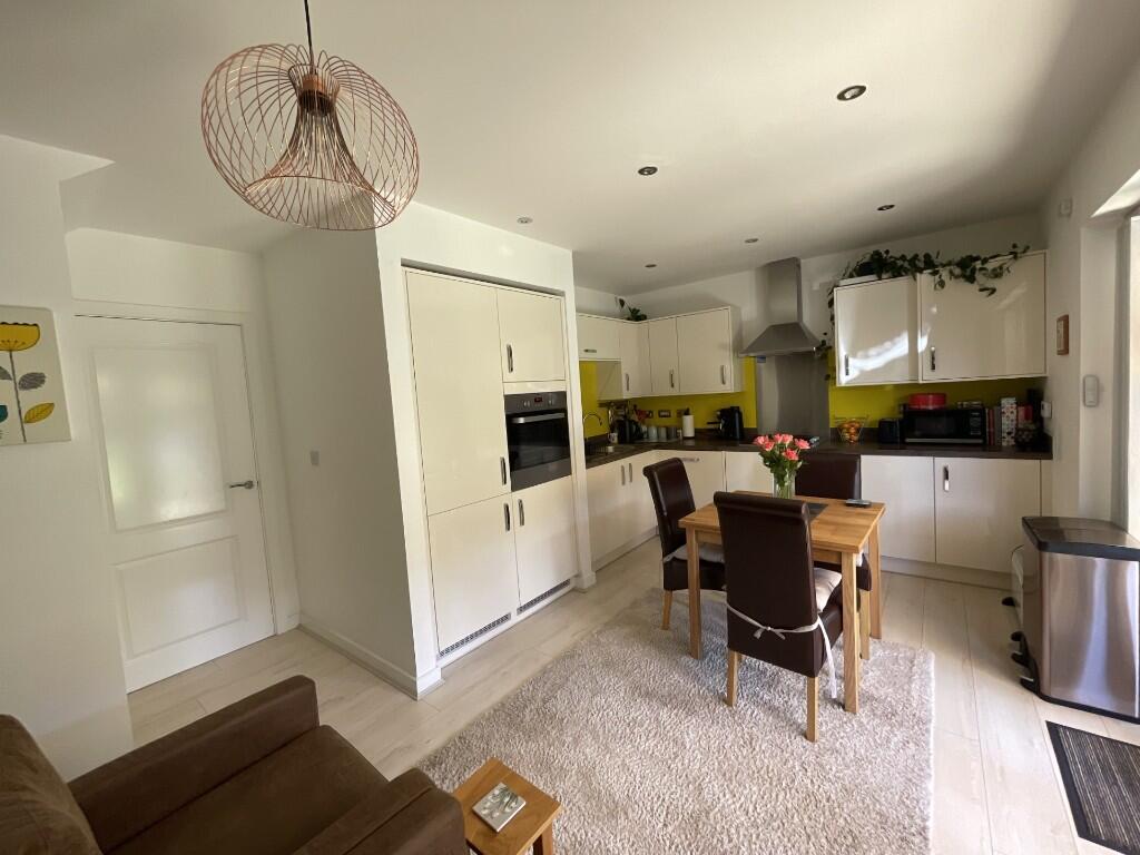 Additional image 5 of Canal Close, Bradford, West Yorkshire, BD10