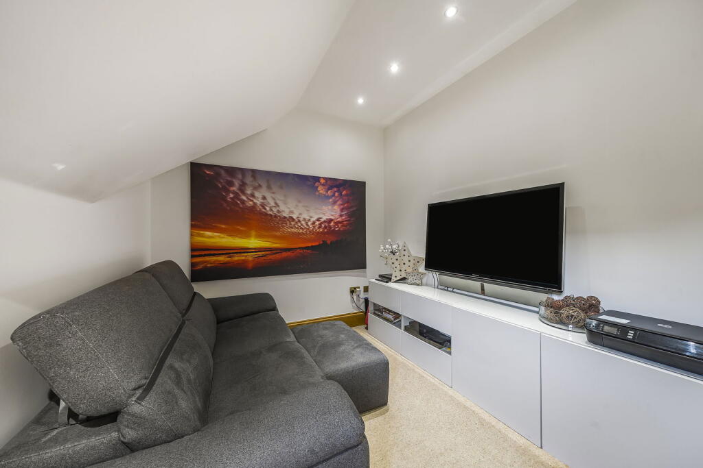 Additional image 21 of Littlebeck, Gilstead Lane, Bingley, BD16 3LN