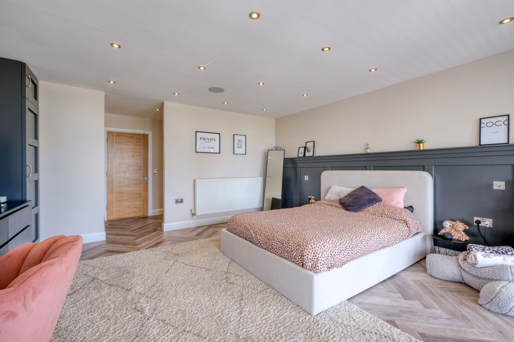 Additional image 18 of Evesham Road, Astwood Bank, B96