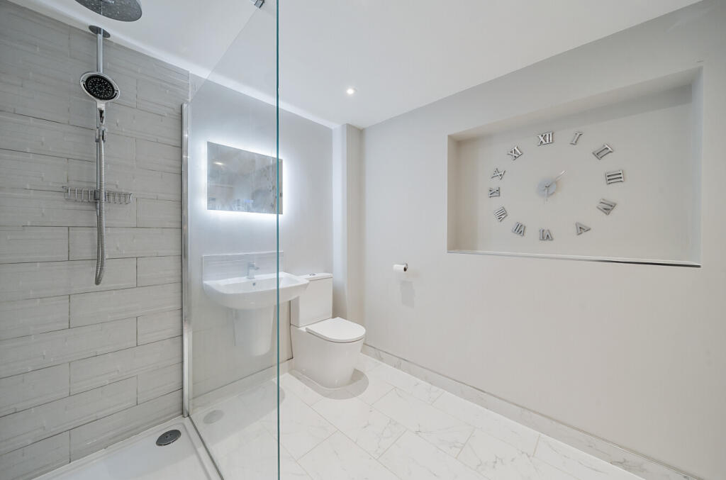 Additional image 4 of Hamlyn Road, Glastonbury, BA6