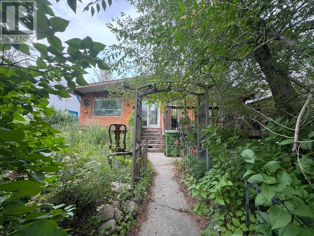 1526 33 Avenue SW|Calgary, Alberta T2T1Y3