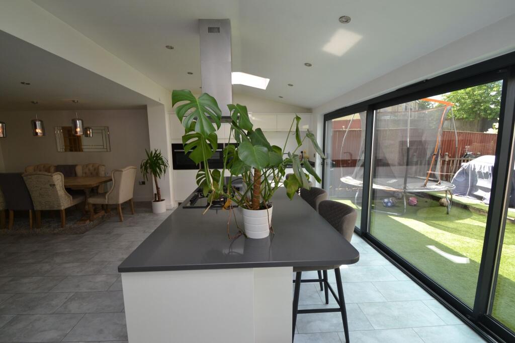 Additional image 16 of Javelin Close, Idle,