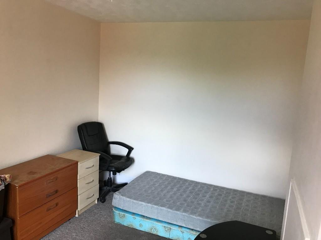 Additional image 4 of Room 4 - 112 Newtown, Trowbridge, Wiltshire, BA14 0BB