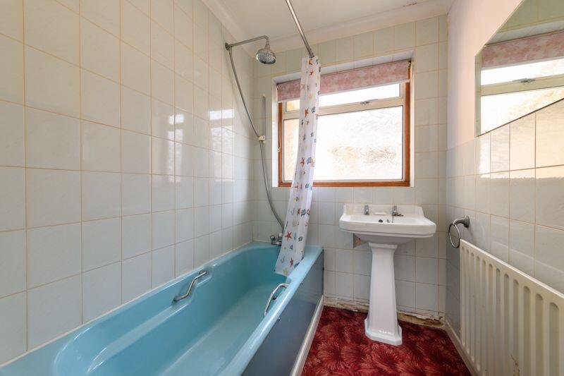 Additional image 15 of Holt