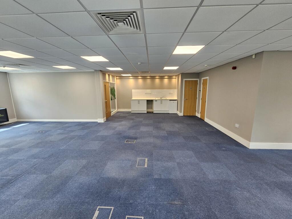 Additional image 7 of 17 The Courtyard, Buntsford Drive, Bromsgrove, Worcestershire, B60