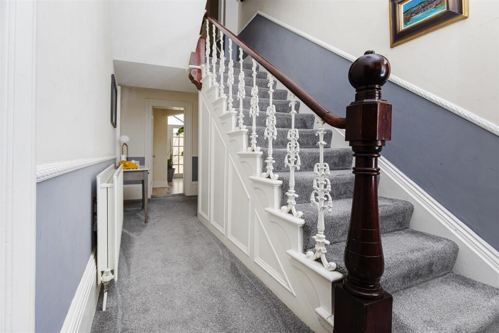 Additional image 4 of Whitcliffe Road, Cleckheaton