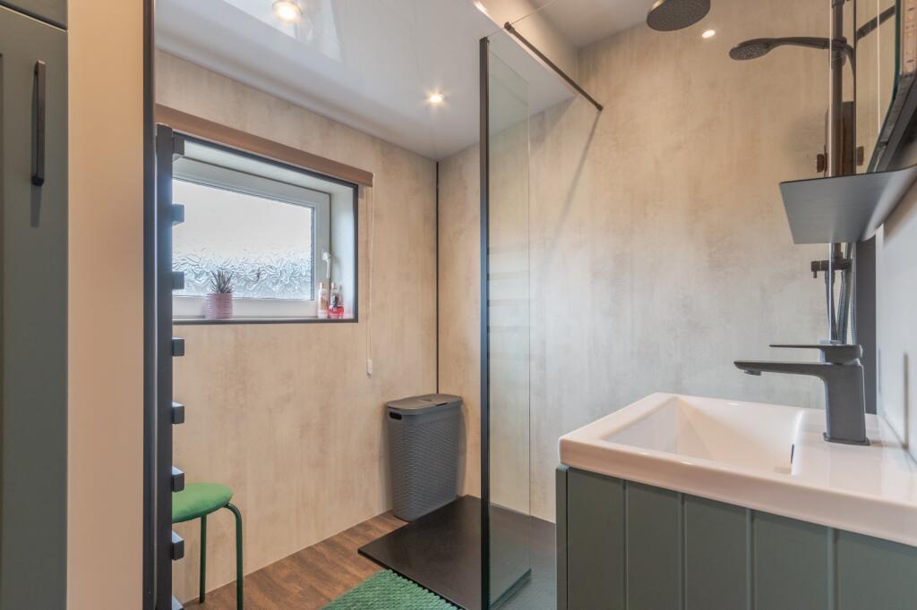 Additional image 9 of Roundhill Mount, Bingley, West Yorkshire, BD16