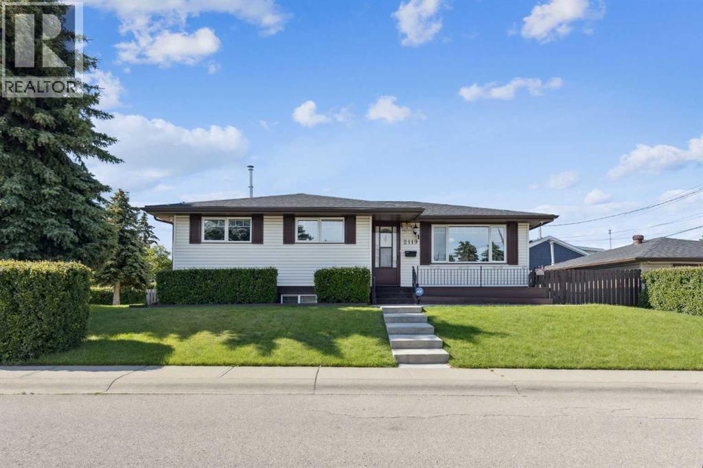 2119 Vista Crescent NE|Calgary, Alberta T2E6H9