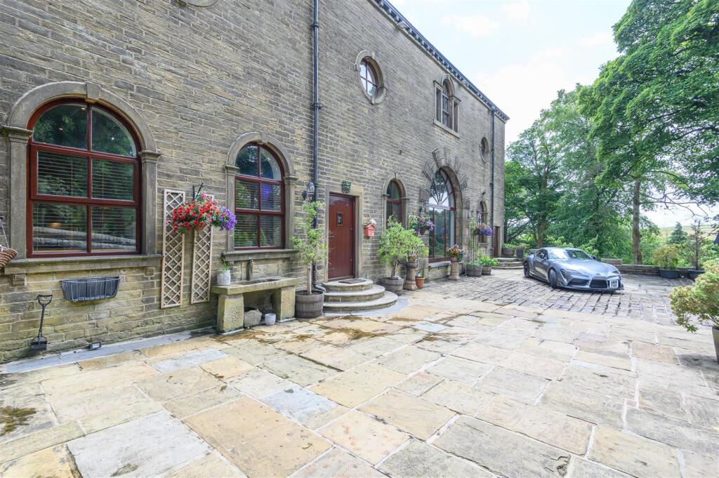 Additional image 37 of Whiteshaw Barn, Long Causeway, Denholme, BD13 4NE