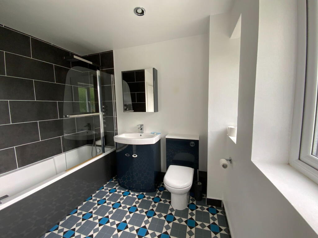 Additional image 11 of HALESOWEN, Chiltern Close