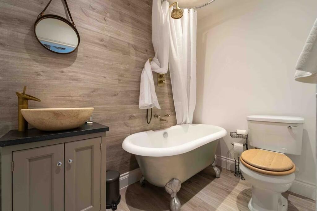 Additional image 17 of Church Hill Farm, Beoley, Redditch, Worcestershire, B98