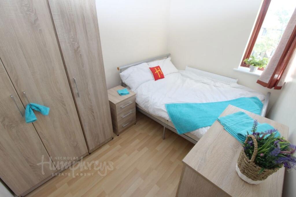 Additional image 5 of Bodmin Grove, B7 - 8-8 Viewings