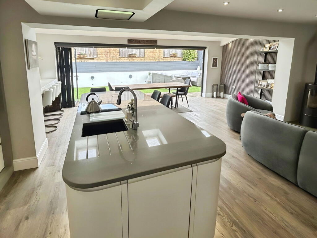 Additional image 6 of Agincourt Drive, Gilstead, Bingley, BD16 3JY