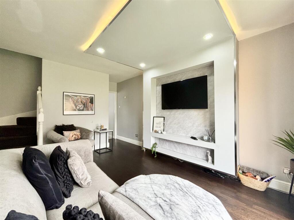 Additional image 8 of Bush Hill Fold, Queensbury, Bradford