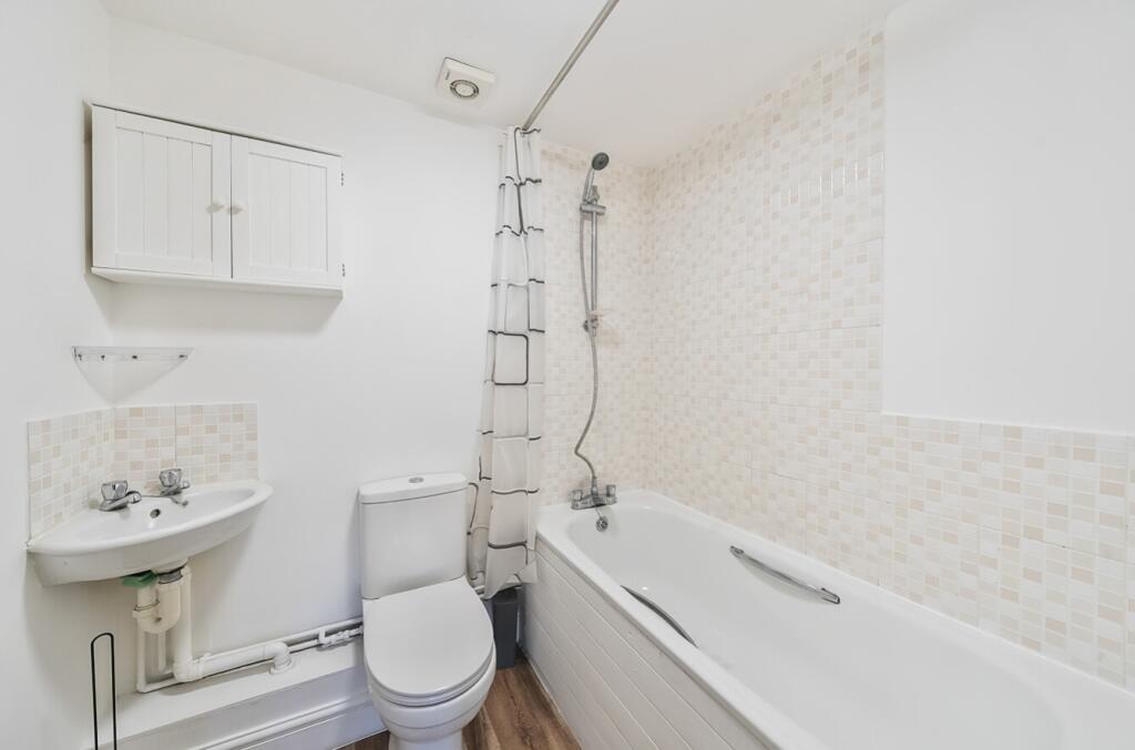 Additional image 3 of The Batch Shepton Mallet