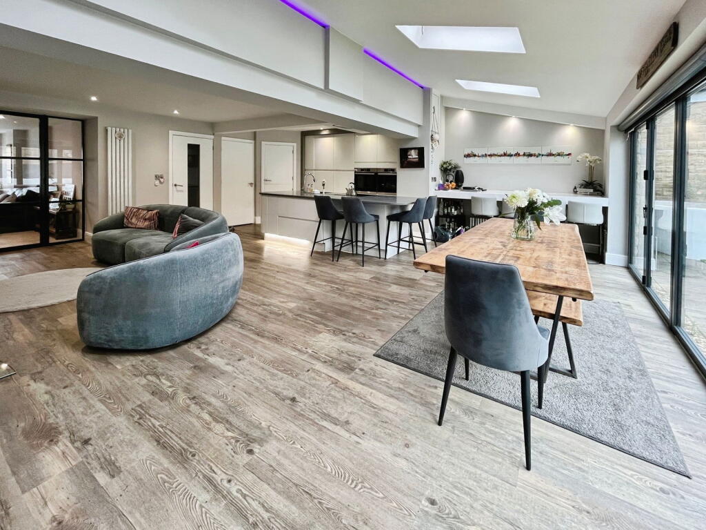 Additional image 35 of Agincourt Drive, Gilstead, Bingley, BD16 3JY