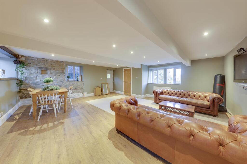 Additional image 11 of Hurst Lane, Rawtenstall, Rossendale, Lancashire - With Annexe & Spa Room