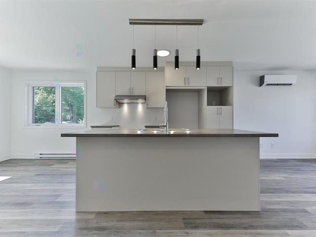 84 Rue Montcalm|Longueuil (Le Vieux-Longueuil), Quebec J4J2K6