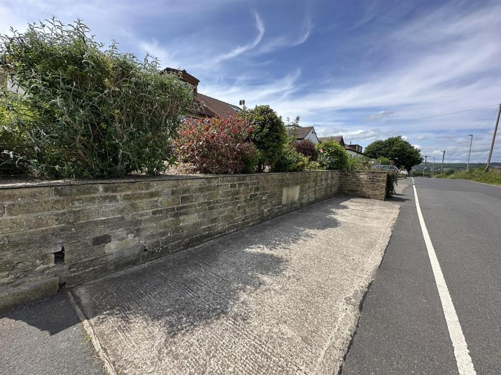 Additional image 59 of Moor View Drive, Bingley